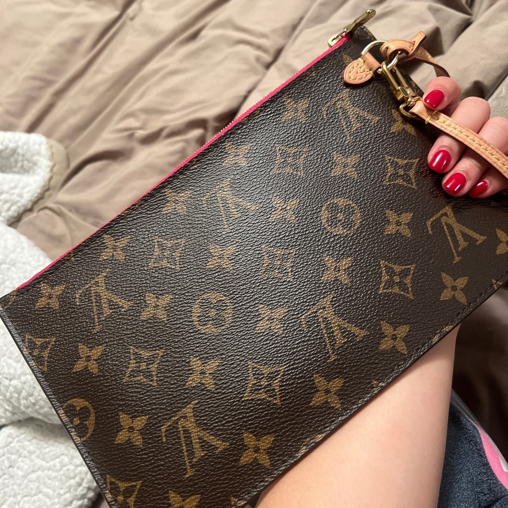 LV small pouch authentic